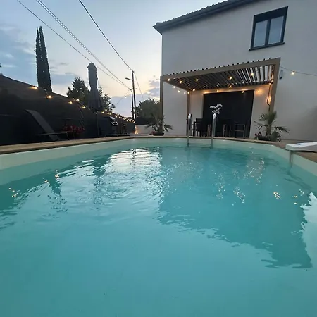 Aniane, Villa, Climatise, Piscine Six Personnes Vila *