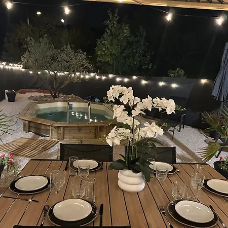 Aniane, Villa, Climatise, Piscine Six Personnes